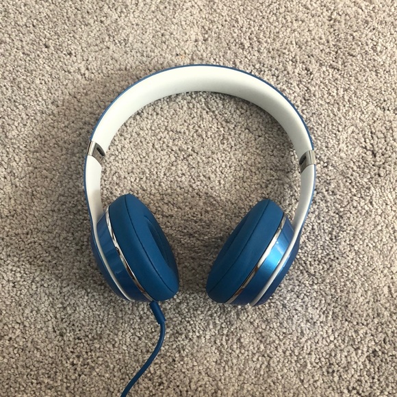 Blue Beats Solo Headphones - Picture 2 of 4